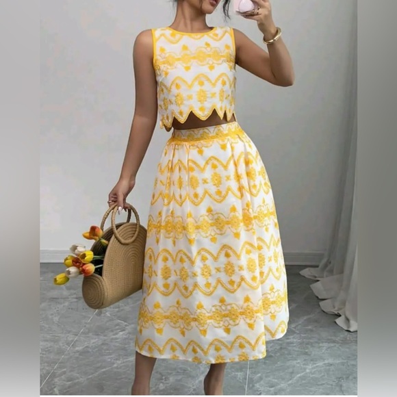 Dresses & Skirts - Yellow and White embroidered skirt and top for Casual Resort Wear. L new
